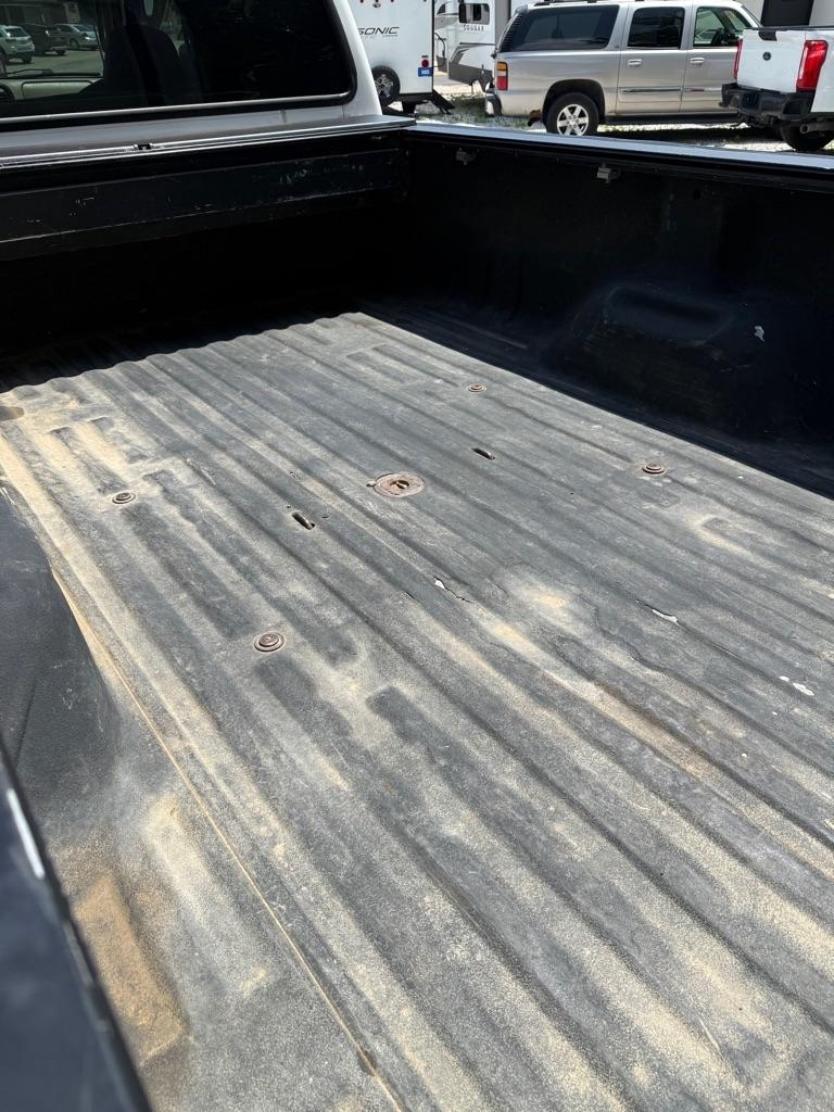 Ford F-350 SD XL Crew Cab 4WD DRW 2005