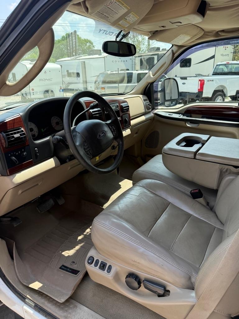 Ford F-350 SD XL Crew Cab 4WD DRW 2005