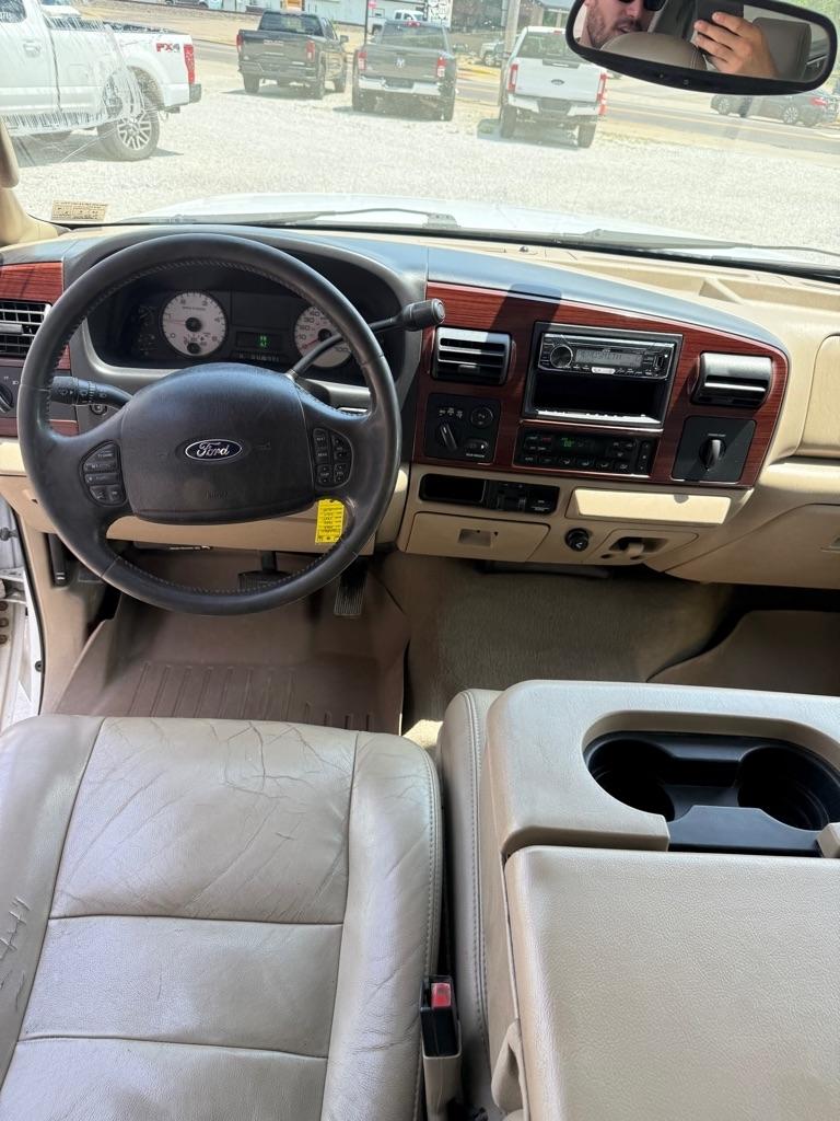 Ford F-350 SD XL Crew Cab 4WD DRW 2005