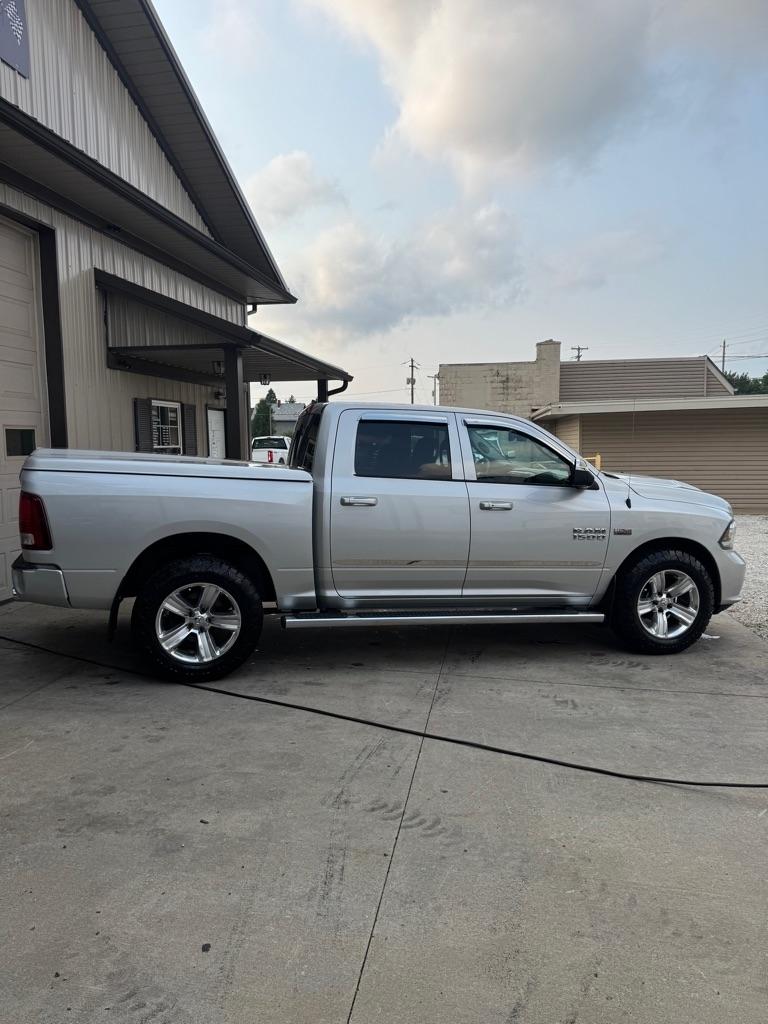 RAM 1500 Sport Crew Cab SWB 4WD 2016