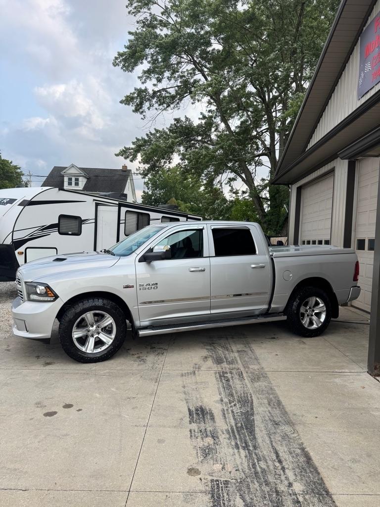 RAM 1500 Sport Crew Cab SWB 4WD 2016