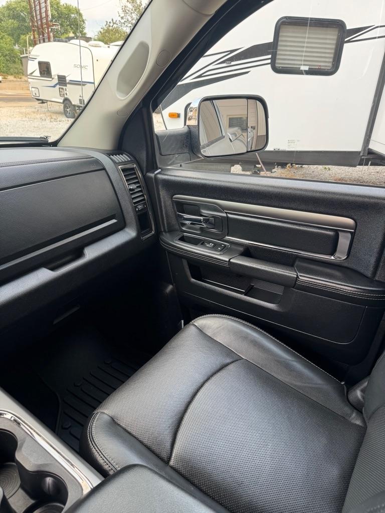 RAM 1500 Sport Crew Cab SWB 4WD 2016