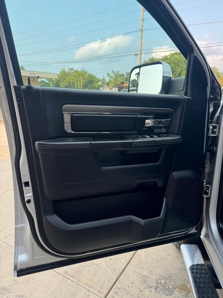 RAM 1500 Sport Crew Cab SWB 4WD 2016