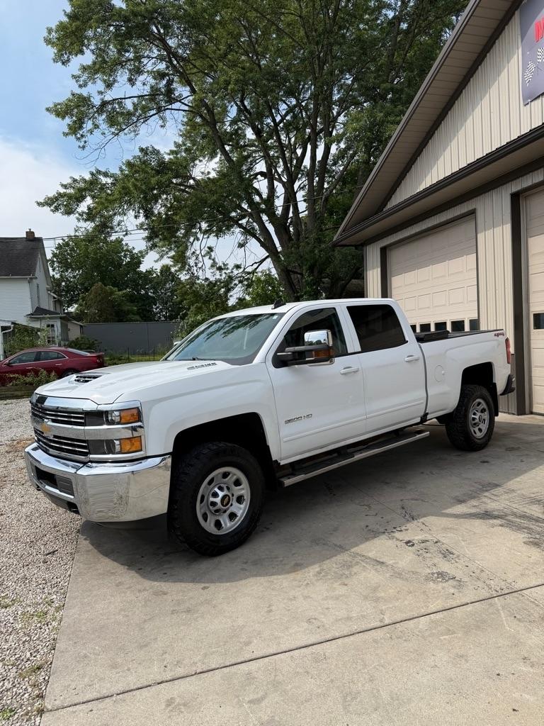 Chevrolet Silverado 2500HD LT Crew Cab 4WD 2018