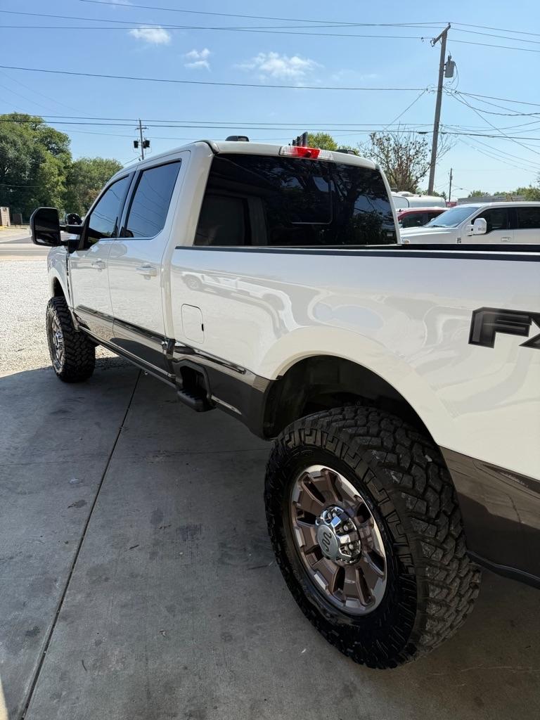Ford F-350 SD King Ranch Crew Cab Long Bed 4WD 2024