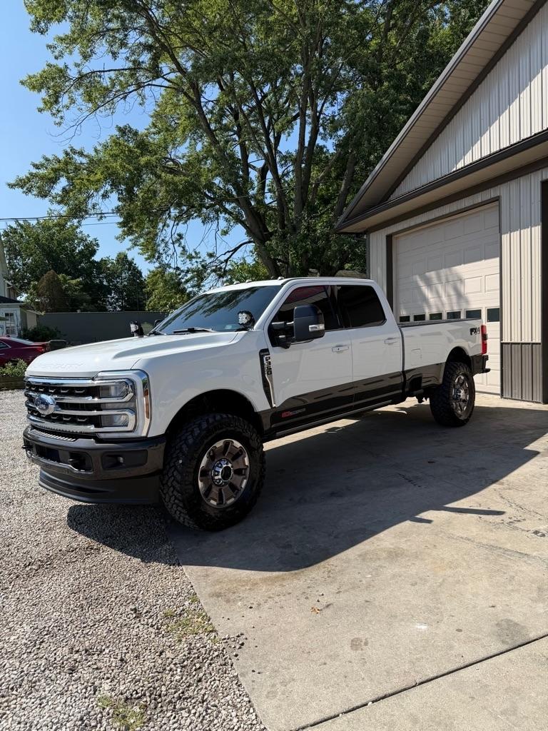 Ford F-350 SD King Ranch Crew Cab Long Bed 4WD 2024