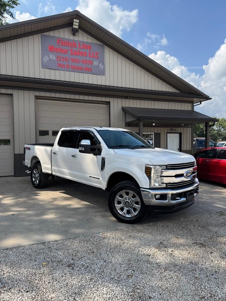 White 2018 Ford F-250 Super Duty Pickup Truck Four-Wheel Drive Automatic