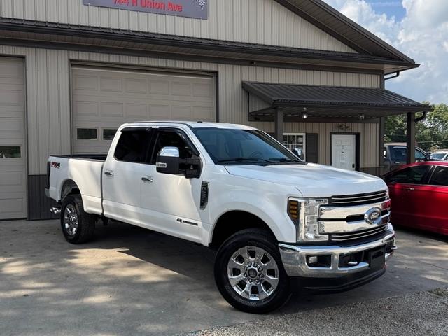 White 2018 Ford F-250 Super Duty Pickup Truck Four-Wheel Drive Automatic