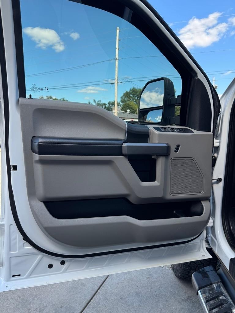 Ford F-350 SD Platinum Crew Cab Long Box 4WD 2020
