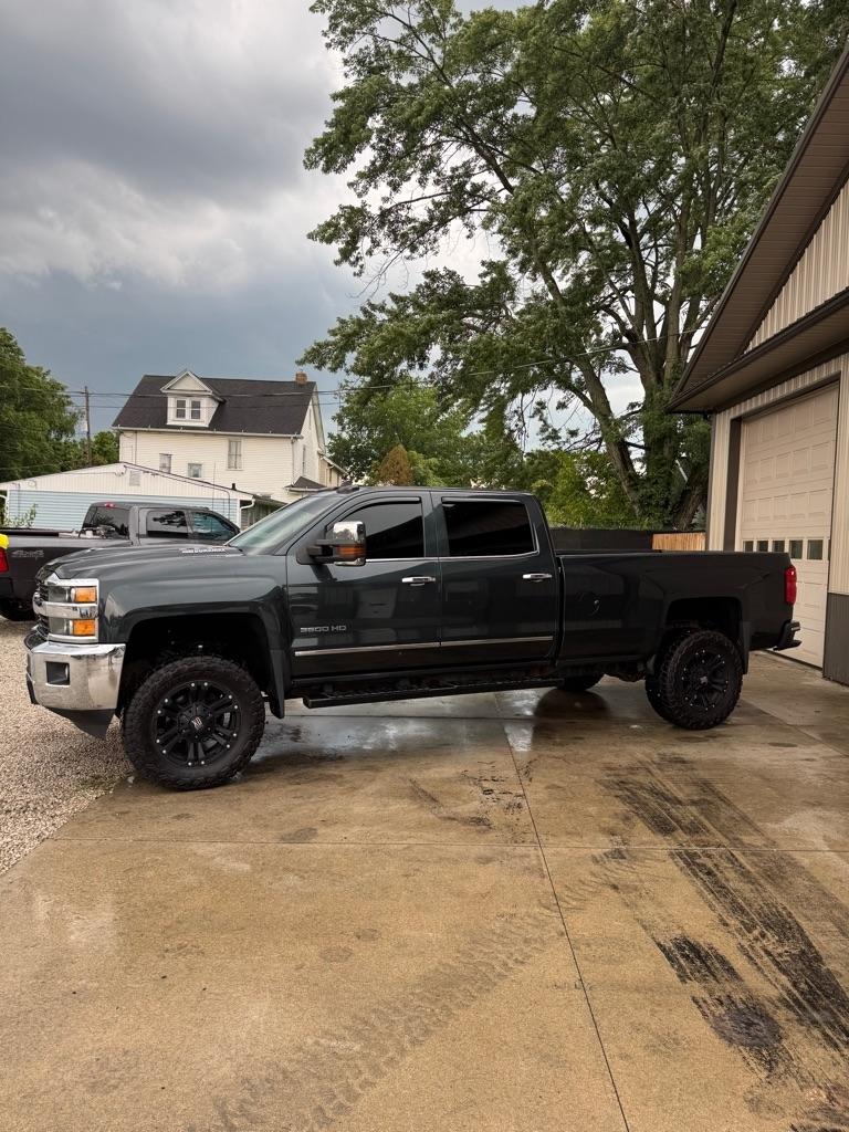 Chevrolet Silverado 3500HD LTZ Crew Cab 4WD 2017