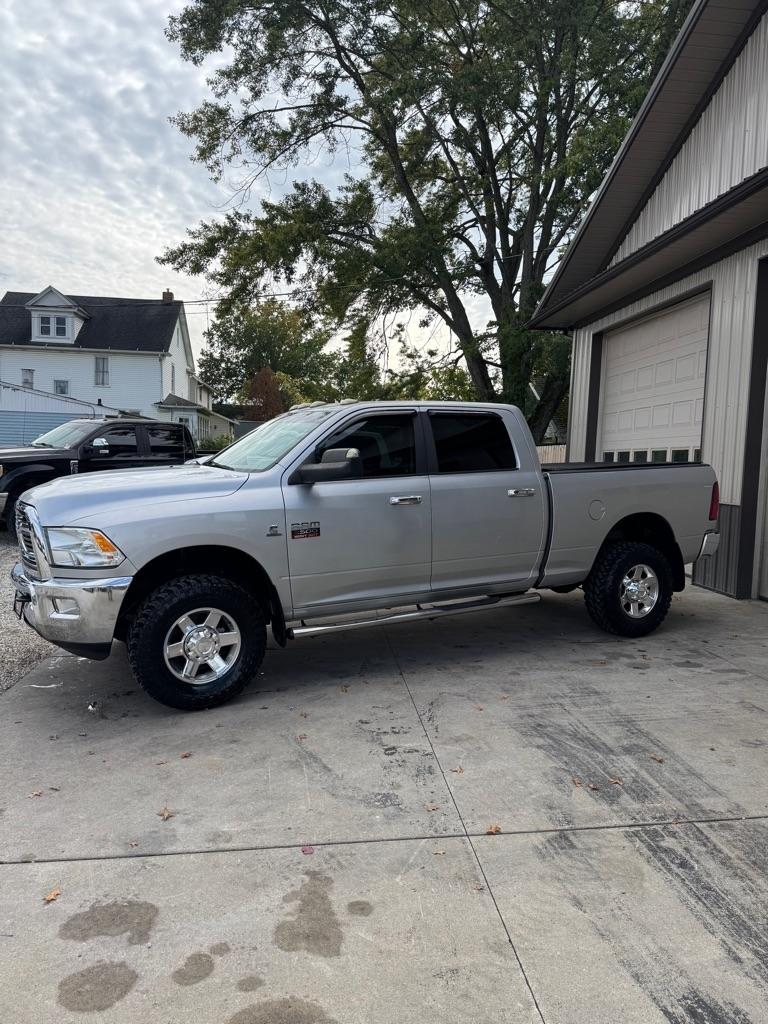 Dodge 2500 SLT Crew Cab SWB 4WD 2012