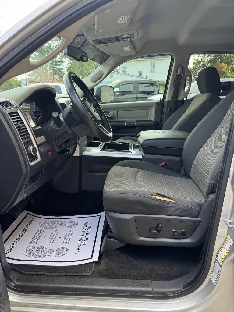 Dodge 2500 SLT Crew Cab SWB 4WD 2012