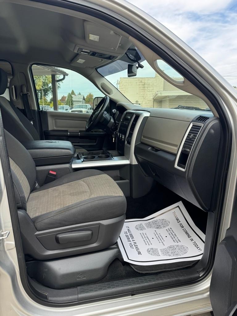 Dodge 2500 SLT Crew Cab SWB 4WD 2012