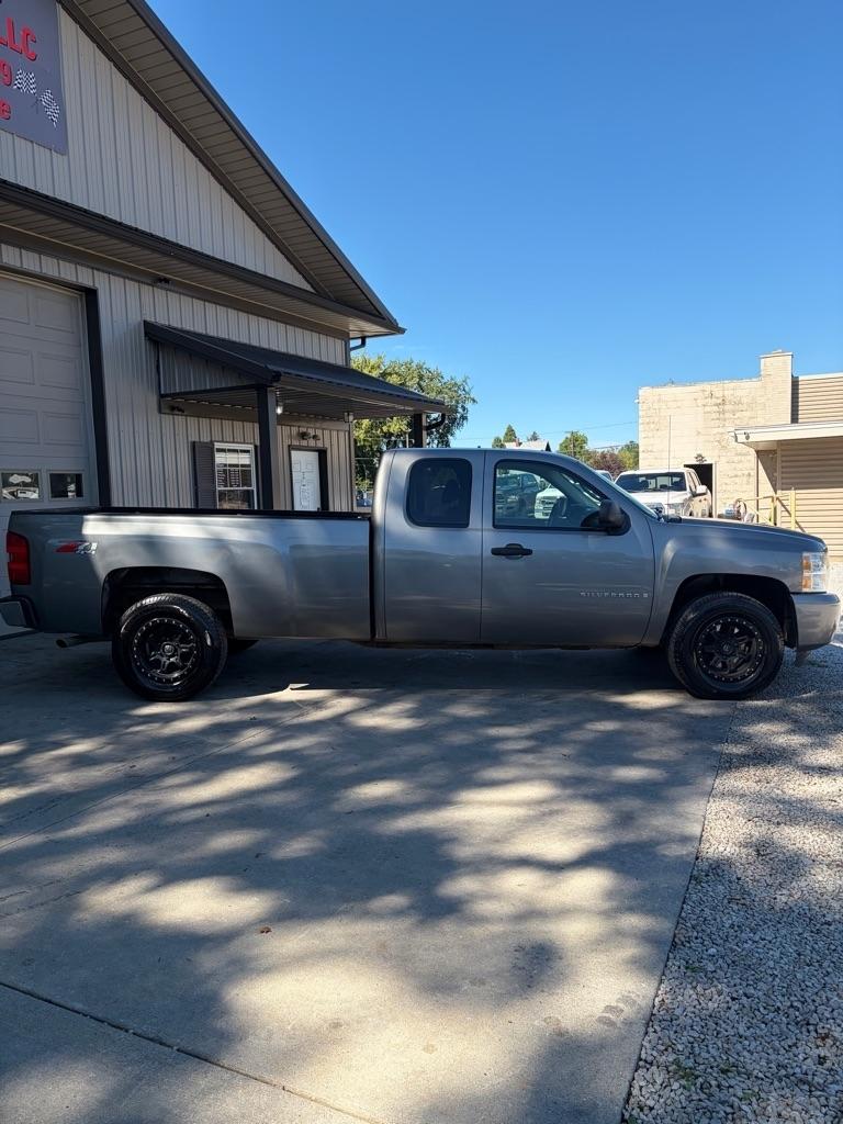 Chevrolet Silverado 1500 Work Truck Ext. Cab Short Box 4WD 2007