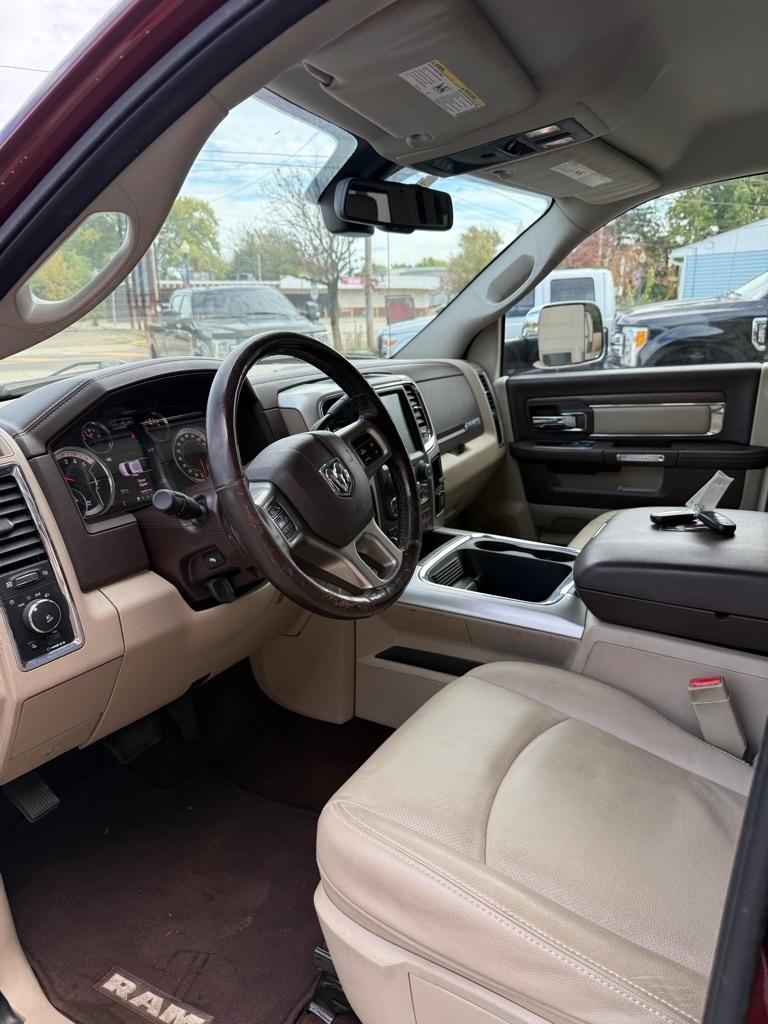 RAM 2500 Laramie Crew Cab SWB 4WD 2016