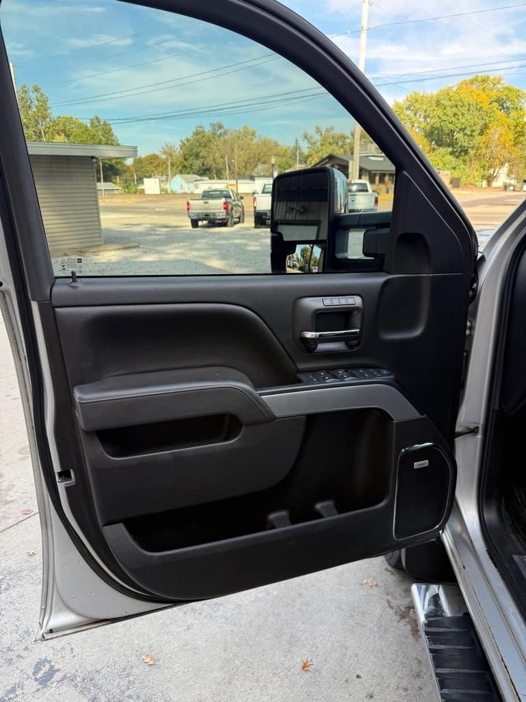 Chevrolet Silverado 3500HD LTZ Crew Cab 4WD 2017