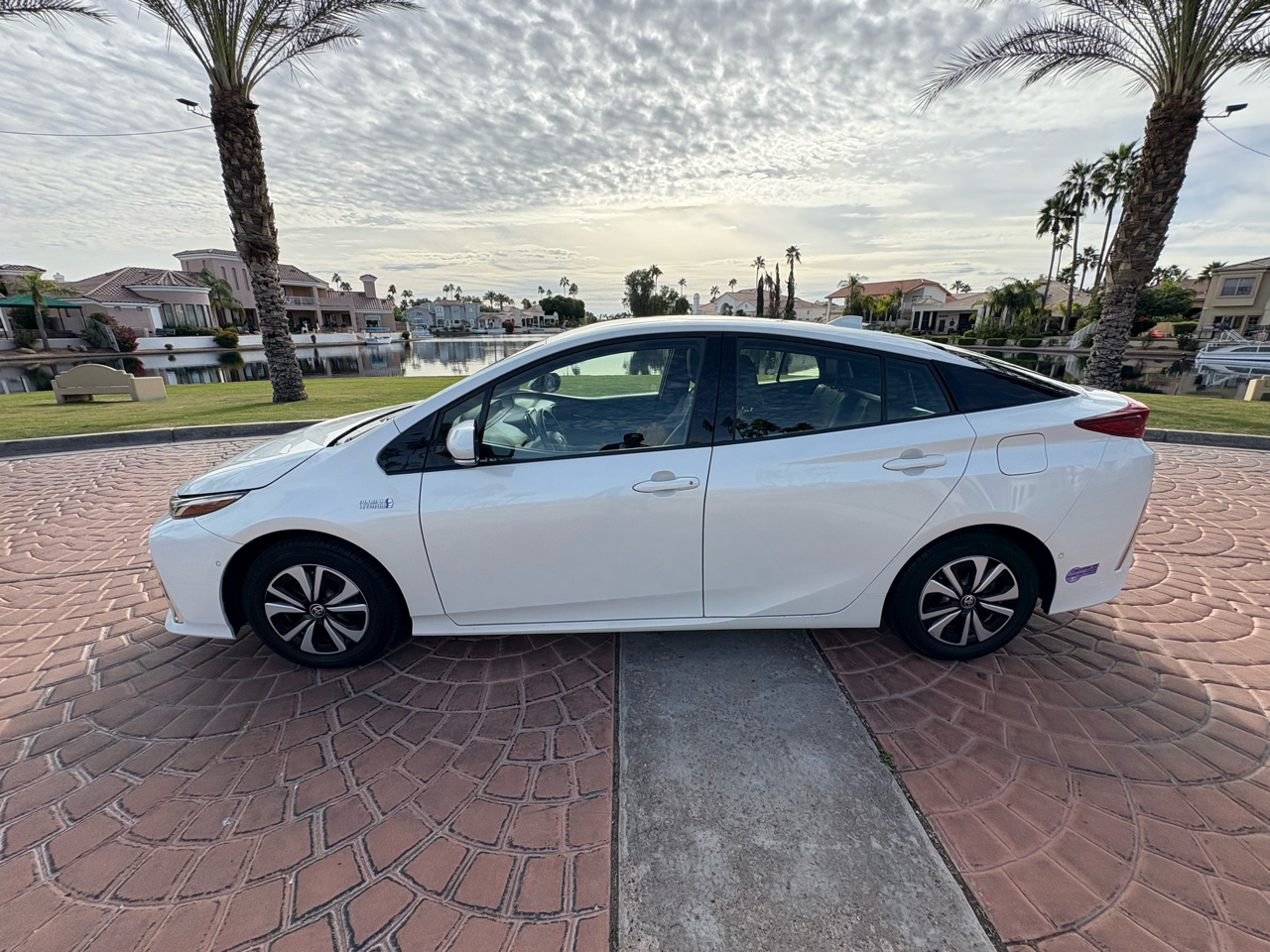 Toyota Prius Prime Advanced 4D Hatchback 2019