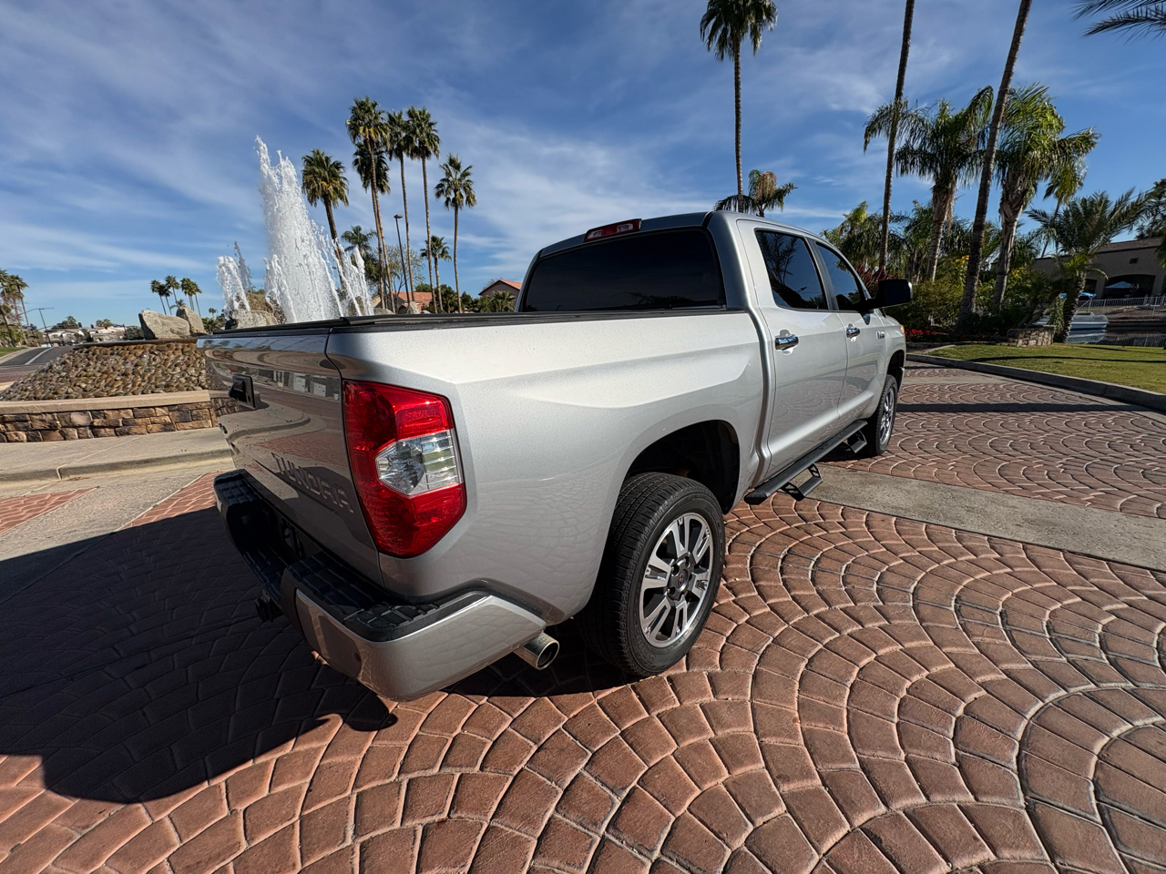 Toyota Tundra Platinum CrewMax 5.7L 4WD 2017