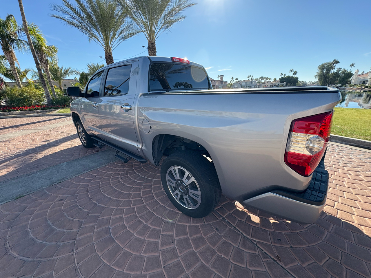 Toyota Tundra Platinum CrewMax 5.7L 4WD 2017