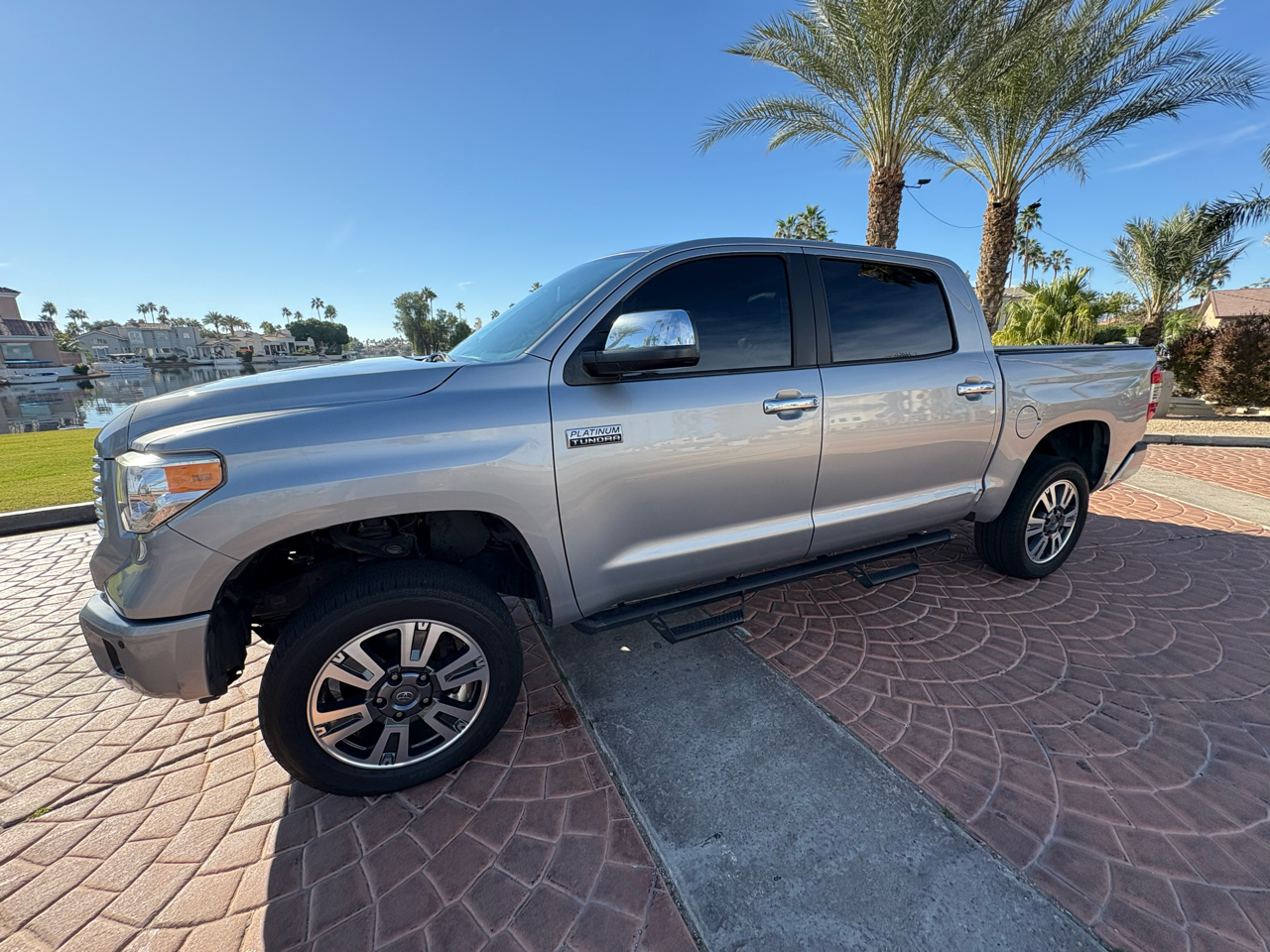 Toyota Tundra Platinum CrewMax 5.7L 4WD 2017