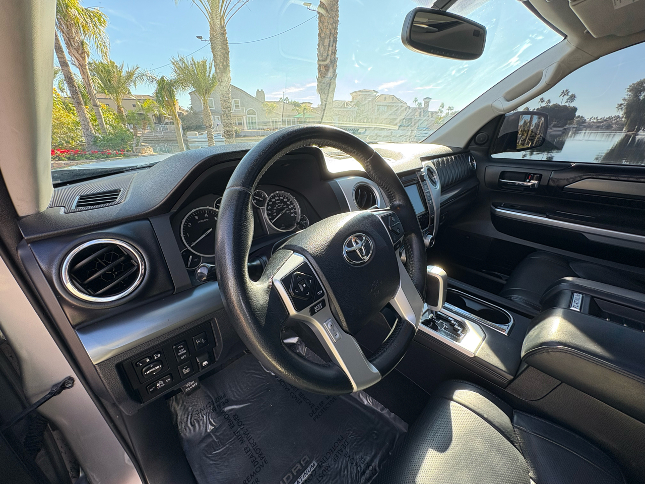 Toyota Tundra Platinum CrewMax 5.7L 4WD 2017