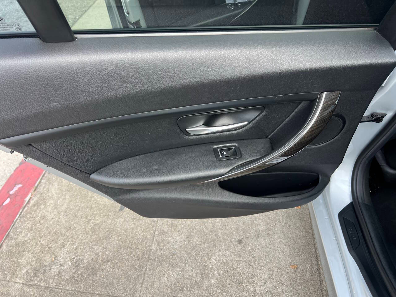 BMW 3-Series 320i xDrive Sedan 2016