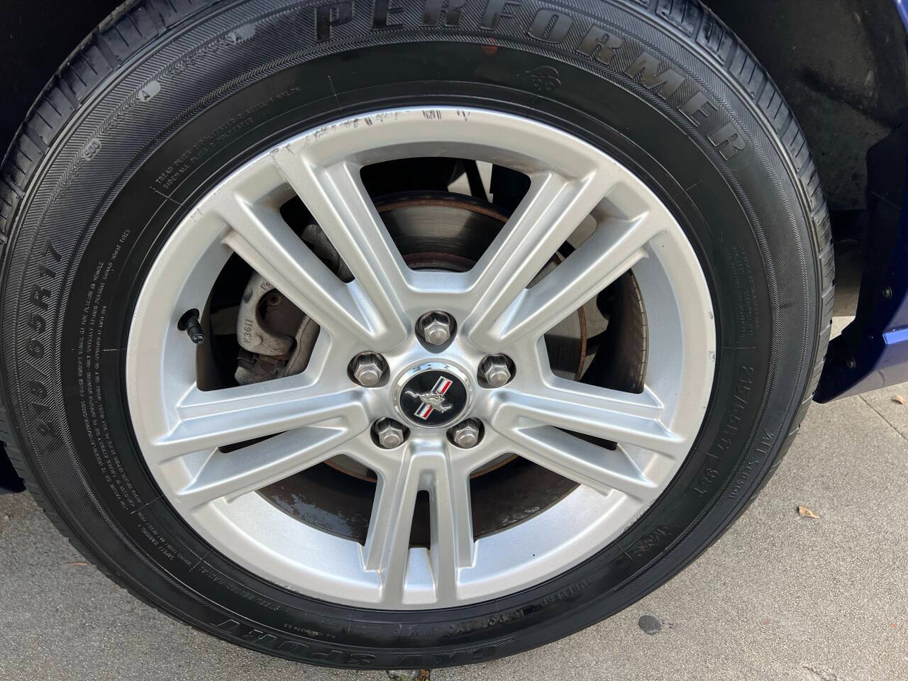 Ford Mustang V6 Coupe 2013