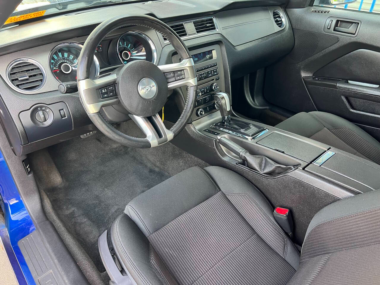 Ford Mustang V6 Coupe 2013