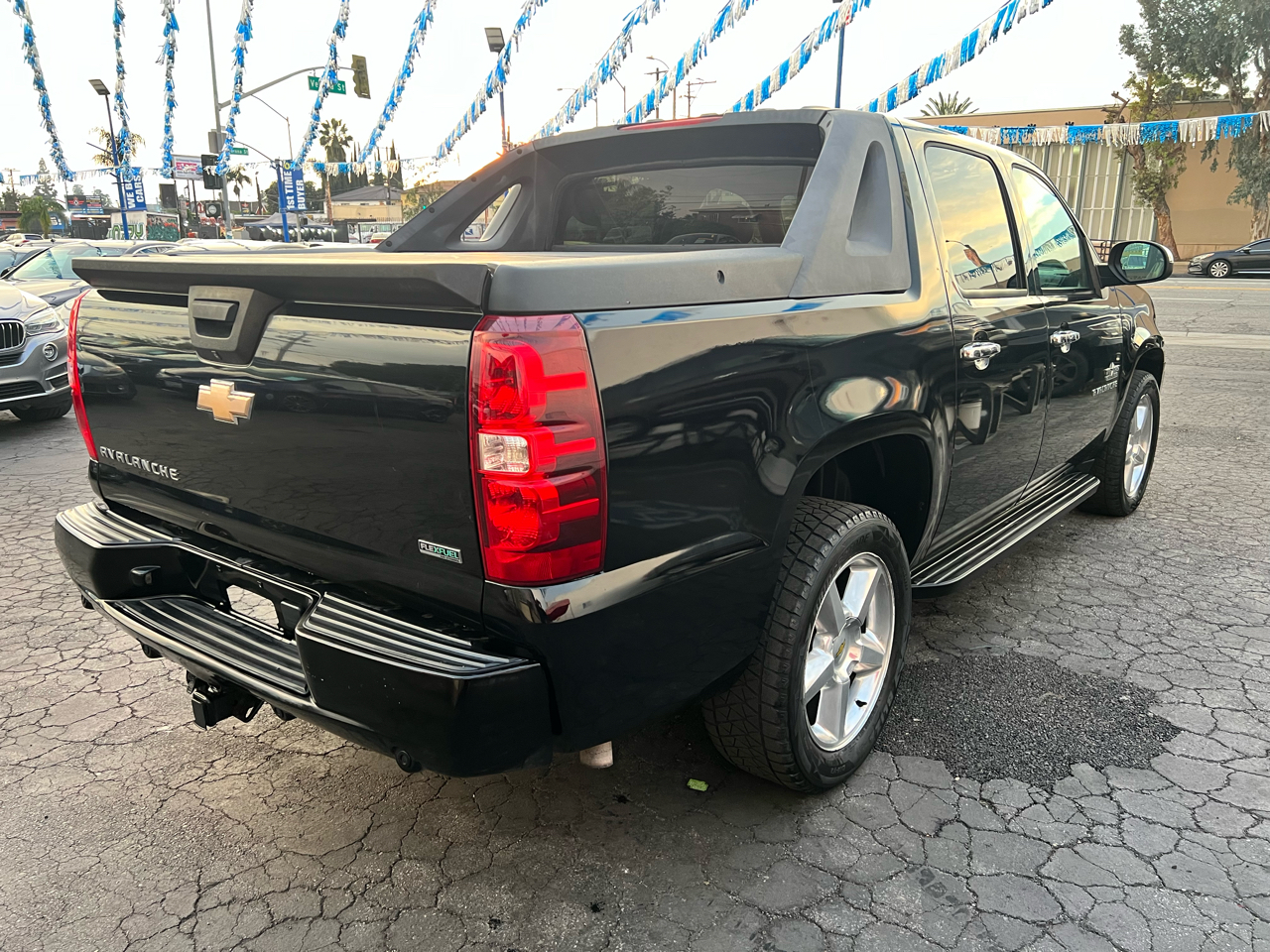 Chevrolet Avalanche LT 2WD 2010