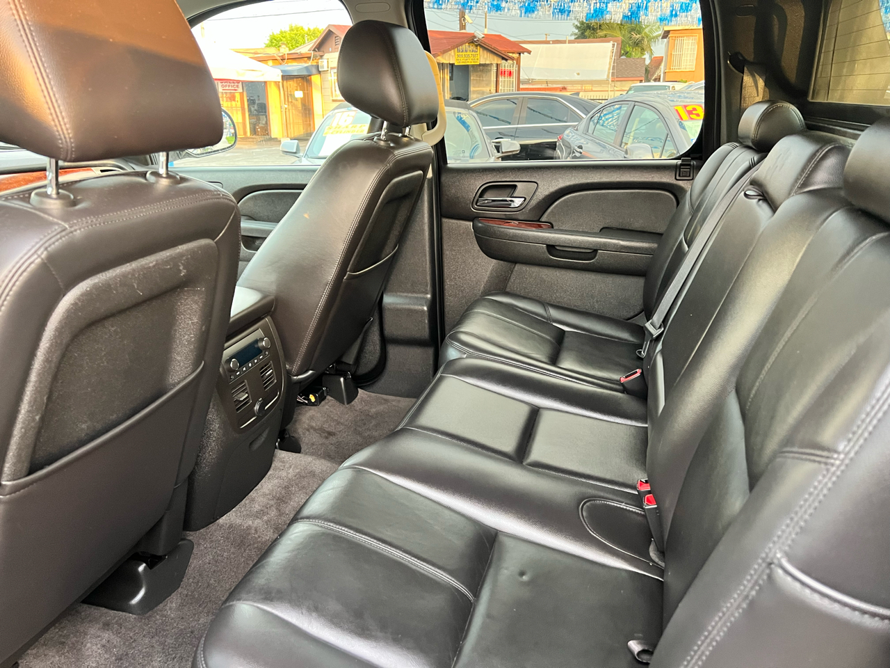 Chevrolet Avalanche LT 2WD 2010