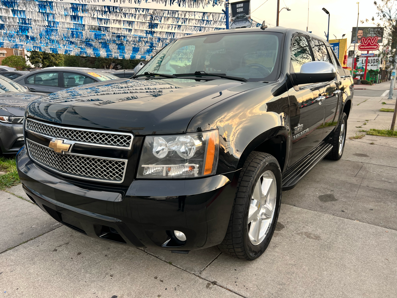 Chevrolet Avalanche LT 2WD 2010