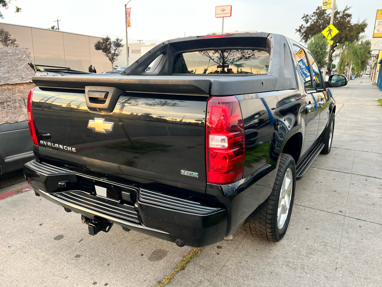 Chevrolet Avalanche LT 2WD 2010