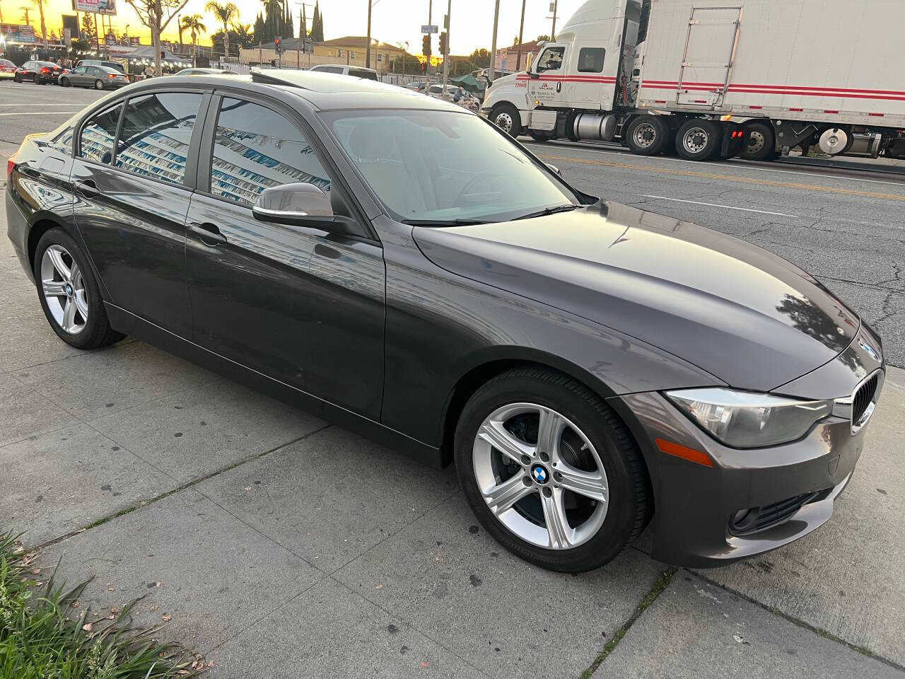 BMW 3-Series 320i Sedan 2014