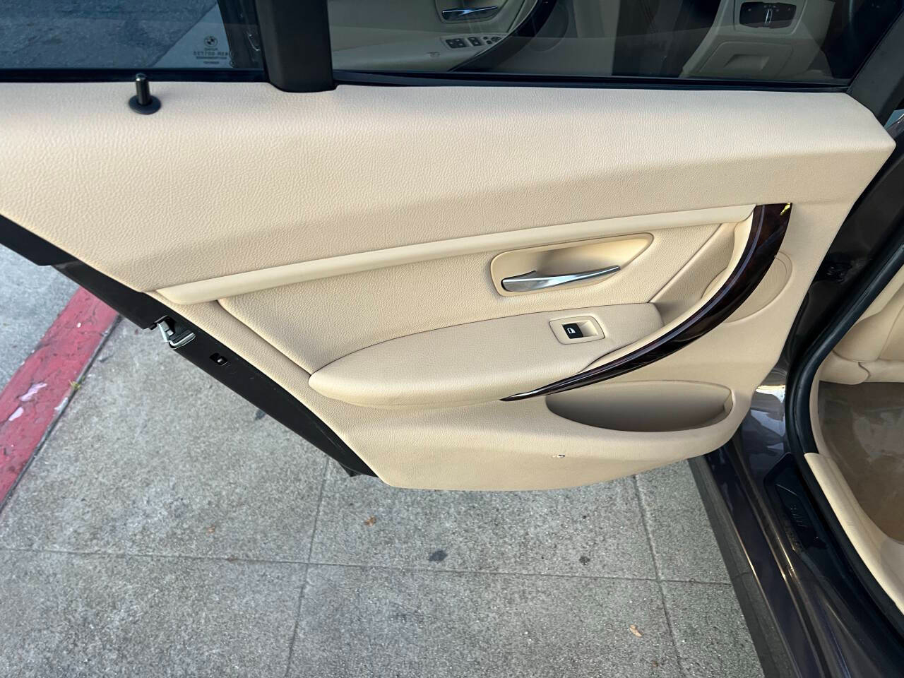 BMW 3-Series 320i Sedan 2014