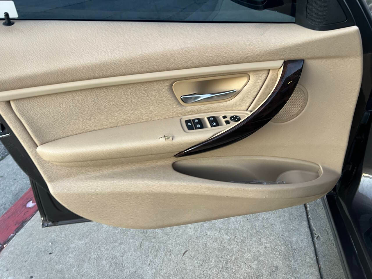 BMW 3-Series 320i Sedan 2014