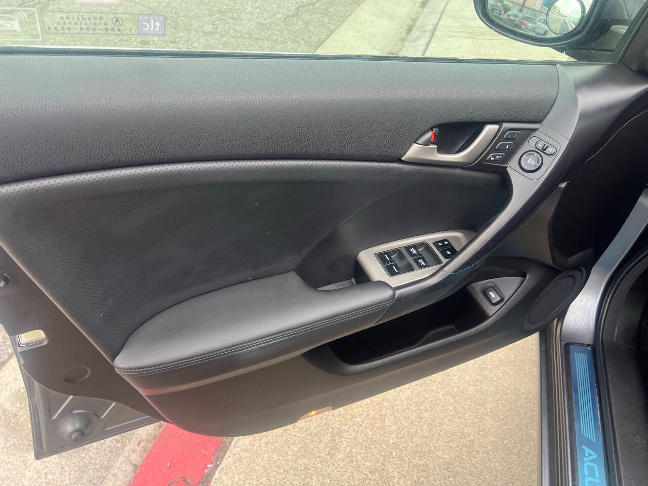 Acura TSX 5-Speed AT with Tech Package 2009