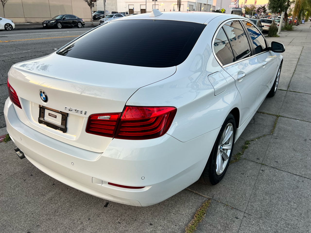 BMW 5-Series 528i 2015