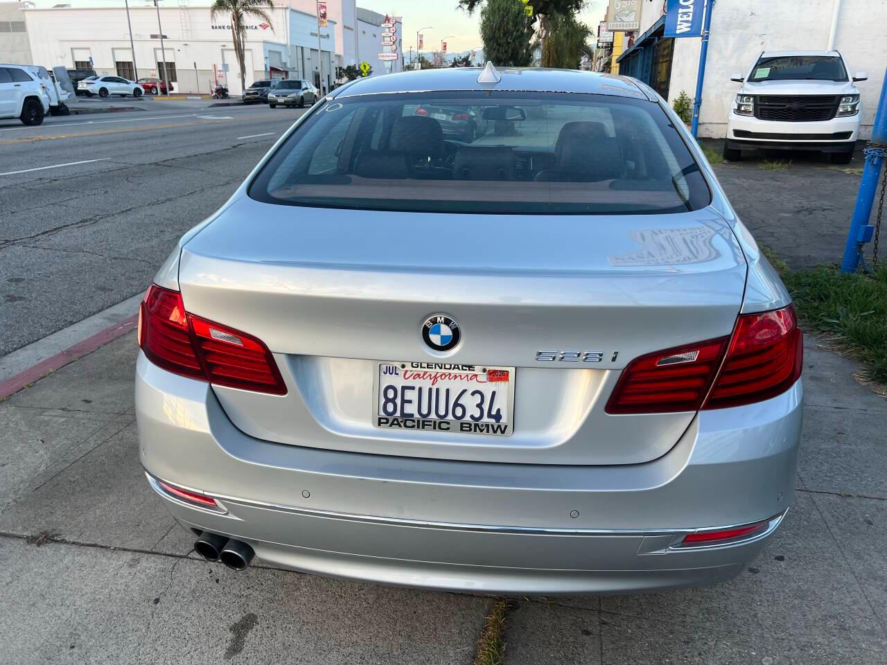 BMW 5-Series 528i 2016