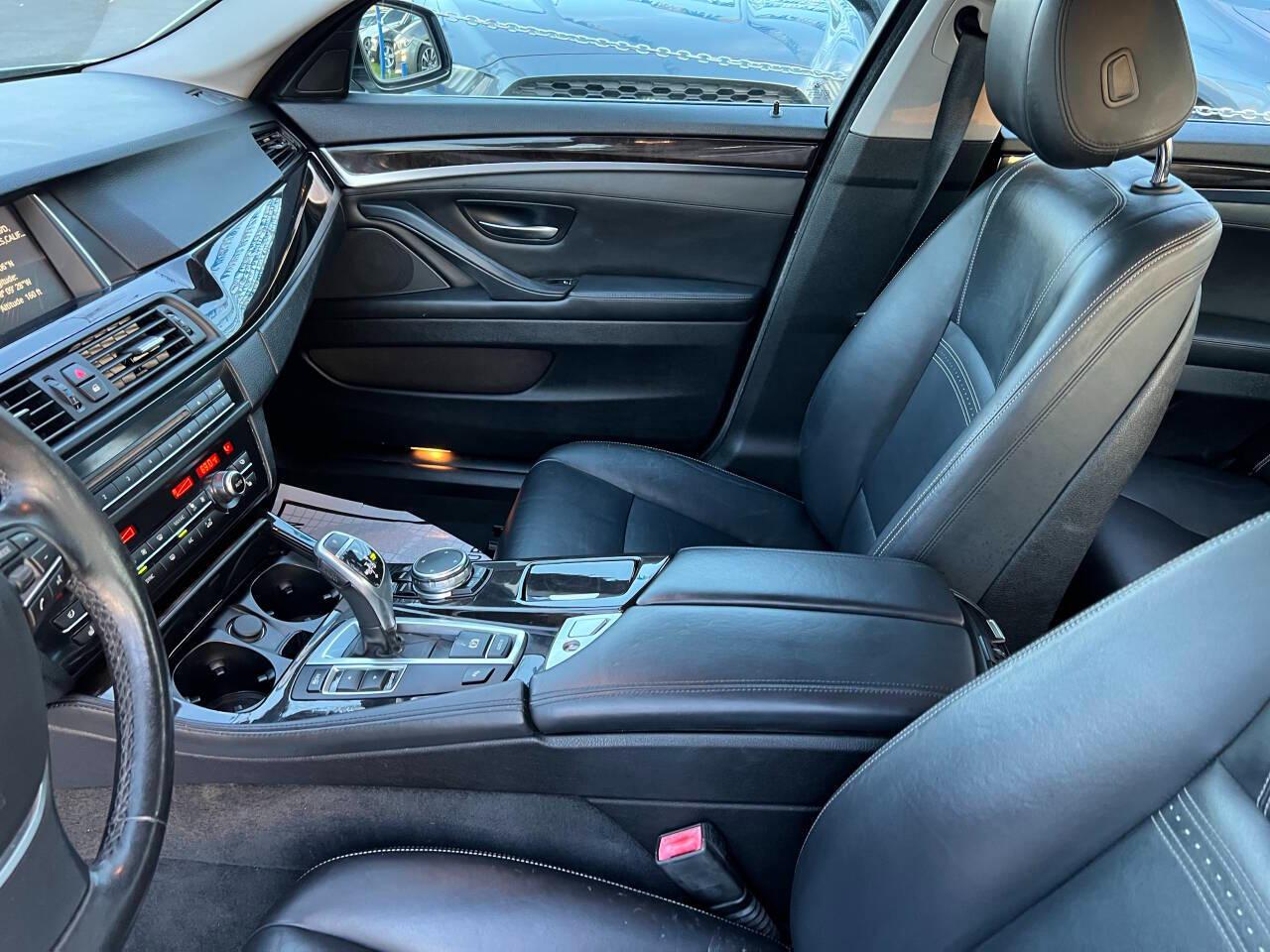 BMW 5-Series 528i 2016