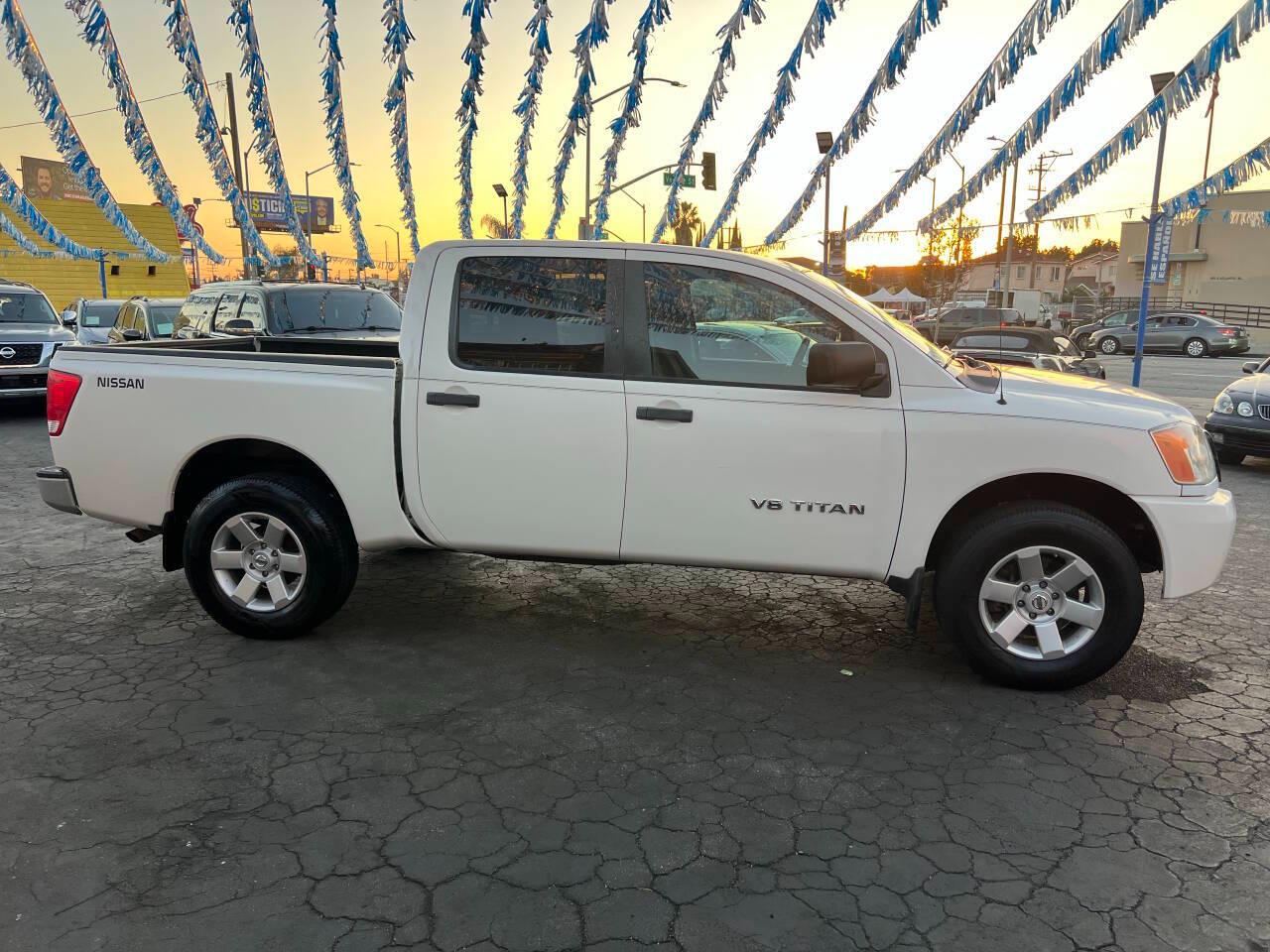 Nissan Titan XE Crew Cab 4WD SWB 2009