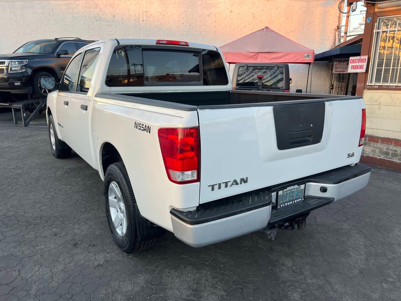 Nissan Titan XE Crew Cab 4WD SWB 2009