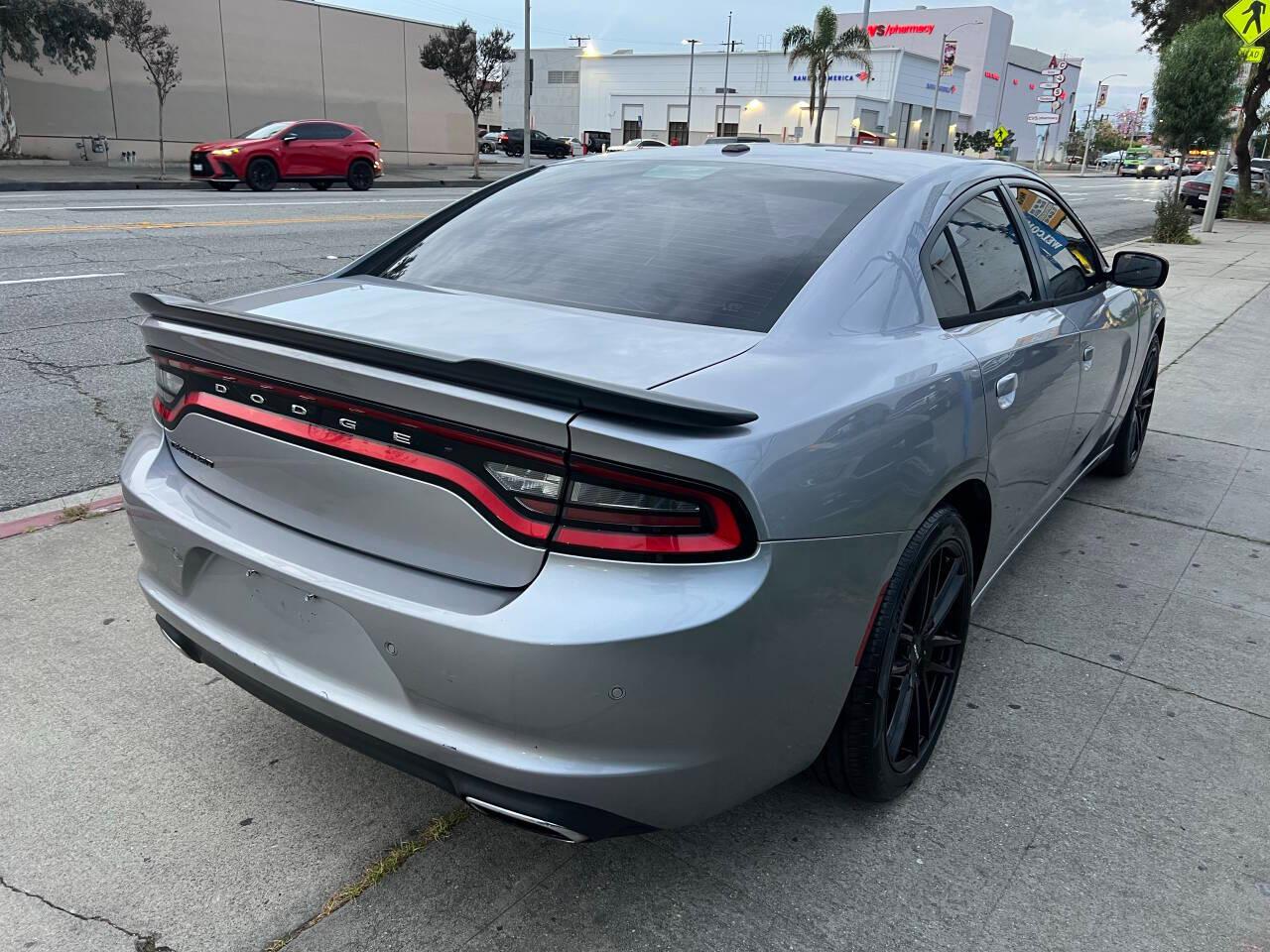 Dodge Charger SE 2016