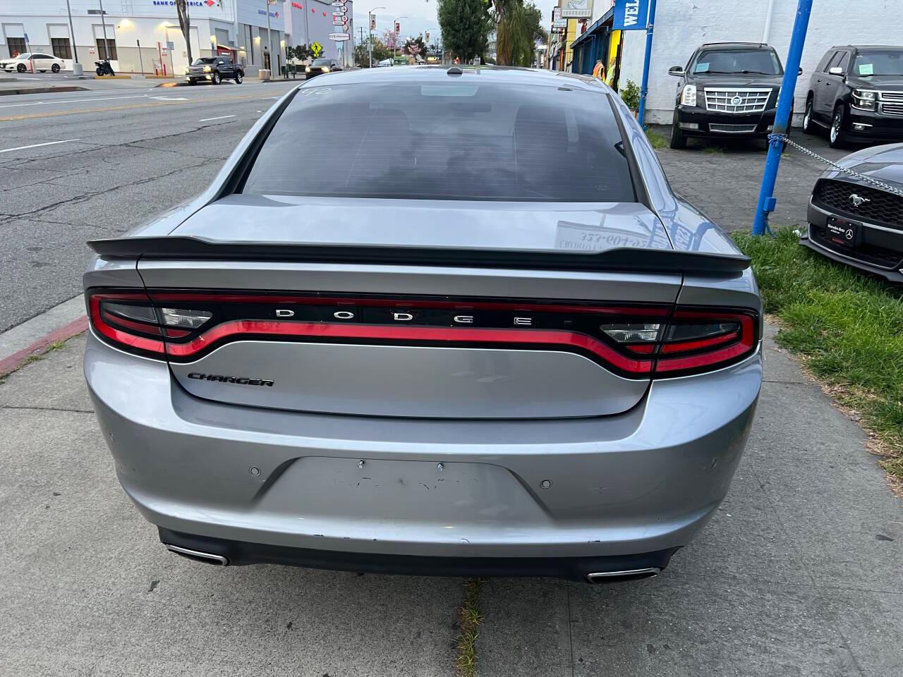 Dodge Charger SE 2016