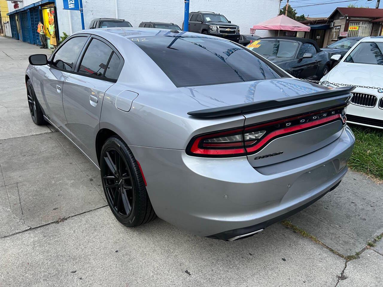 Dodge Charger SE 2016