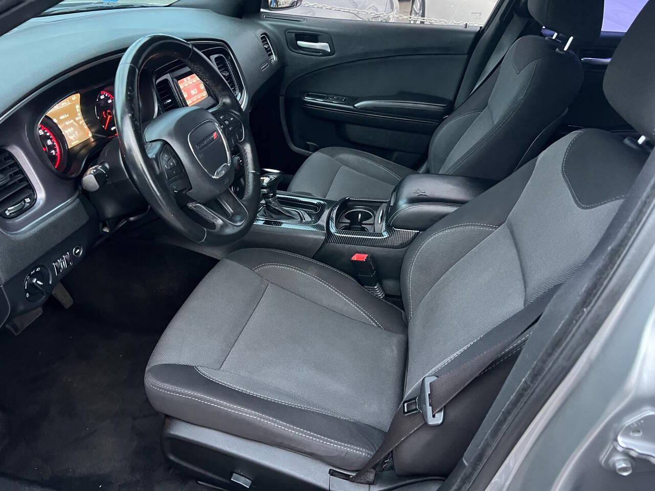 Dodge Charger SE 2016