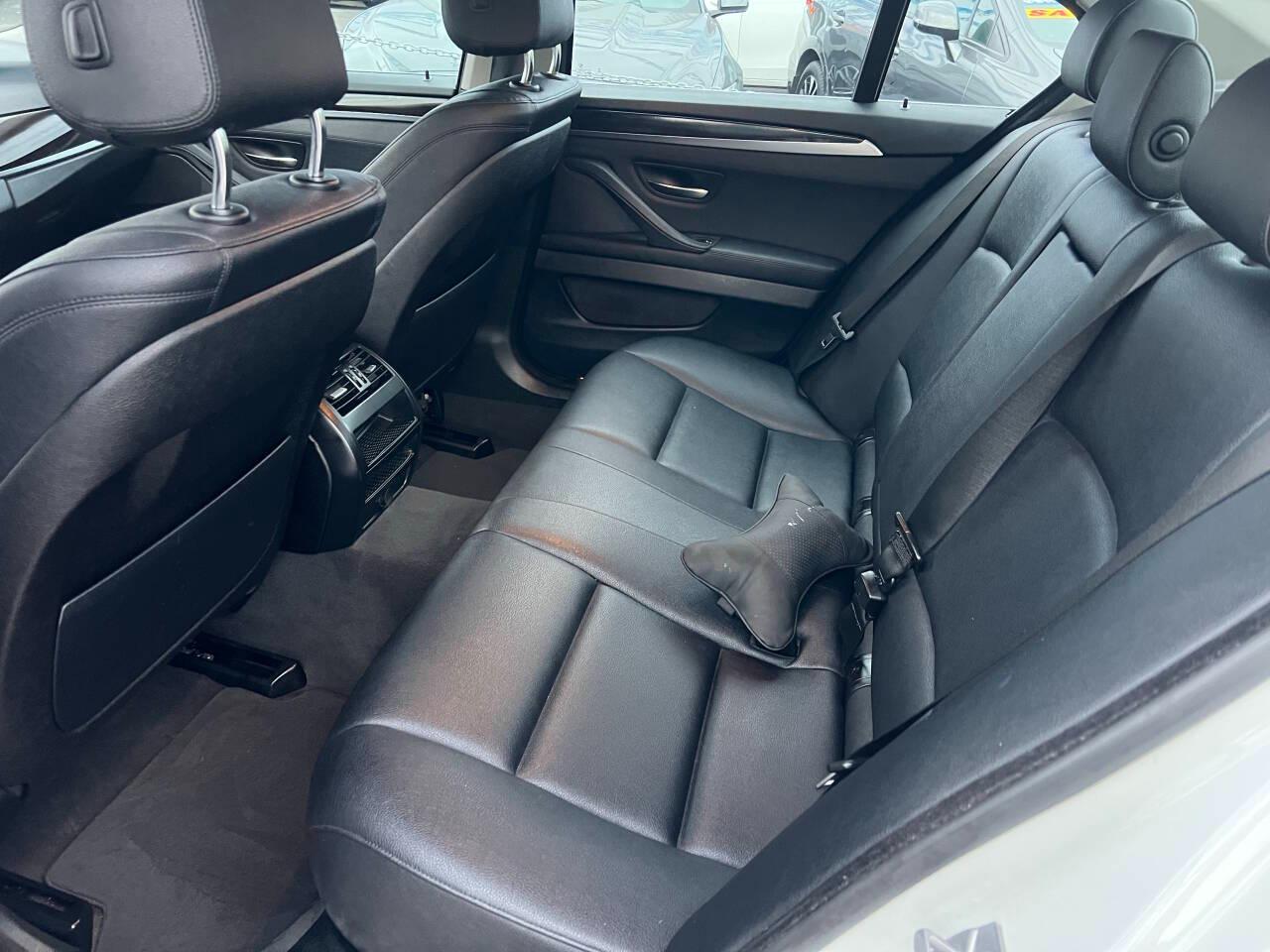 BMW 5-Series 528i 2014