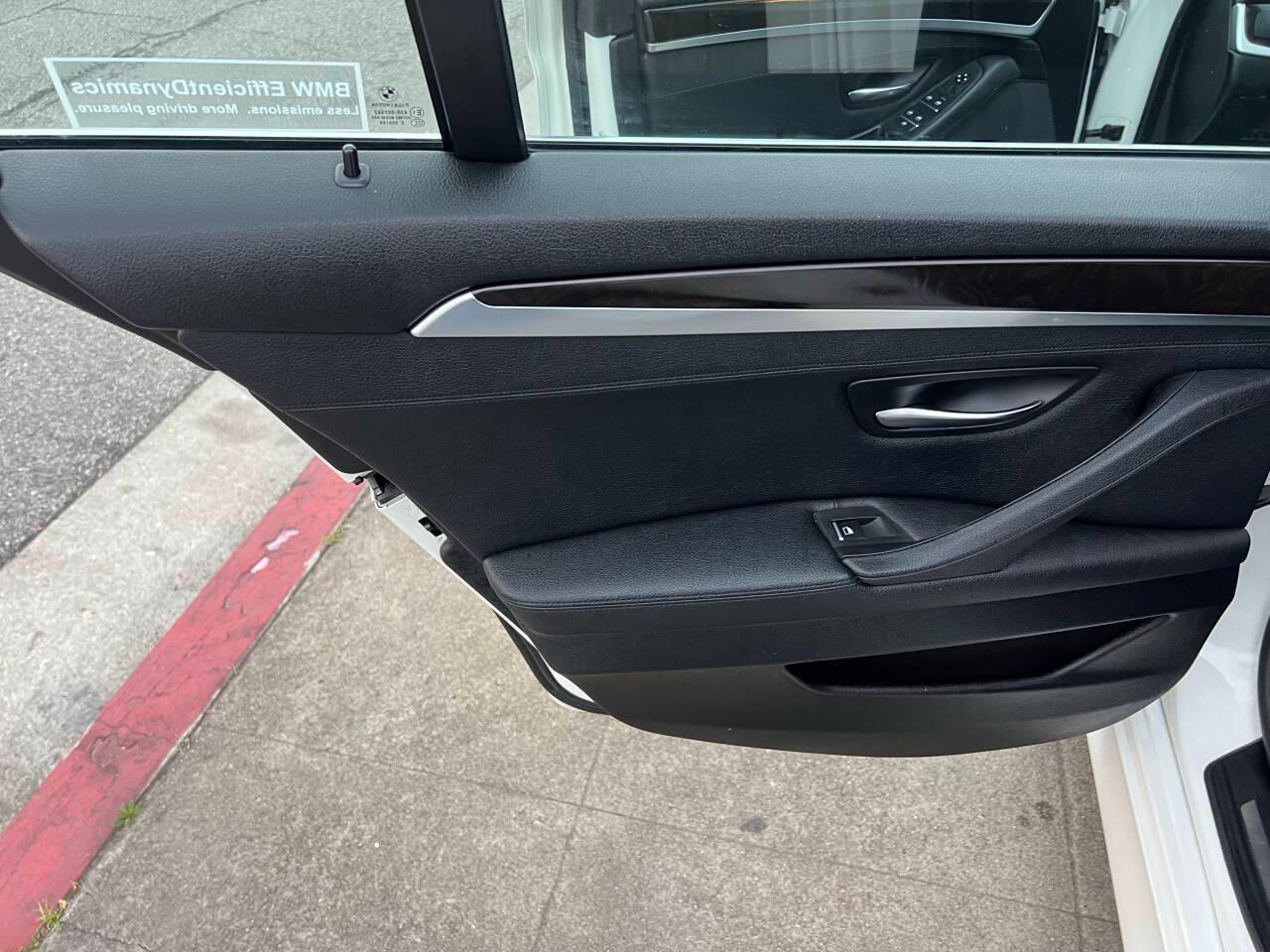 BMW 5-Series 528i 2014