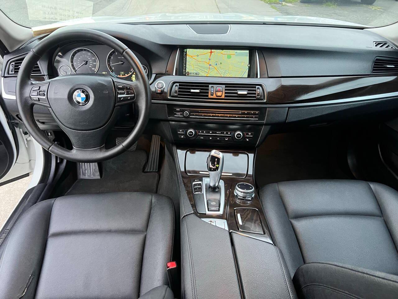 BMW 5-Series 528i 2014