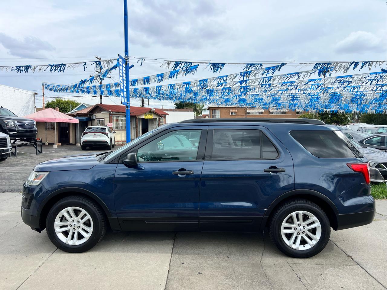 Ford Explorer Base FWD 2016