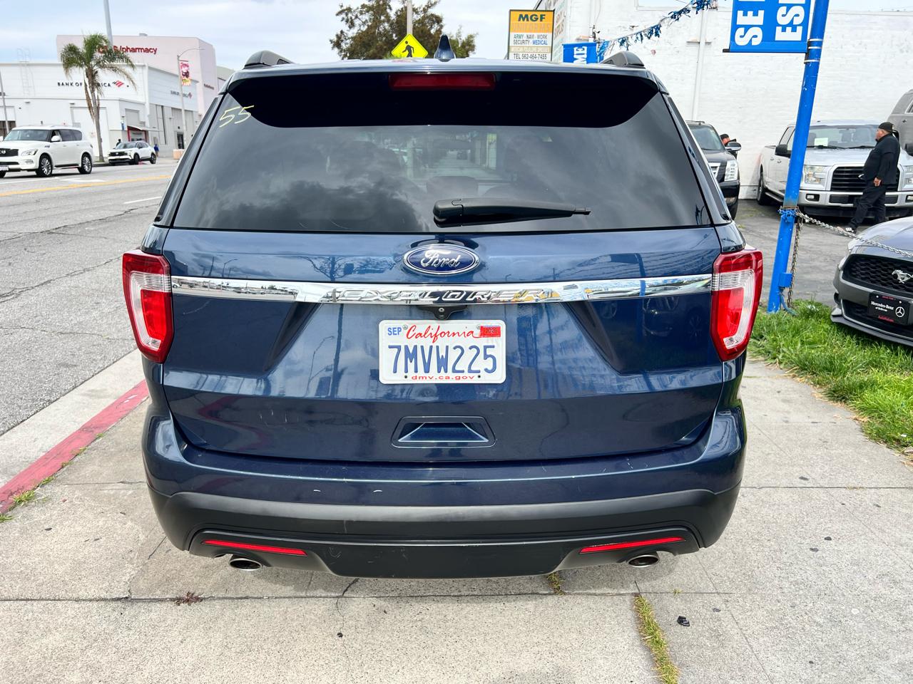 Ford Explorer Base FWD 2016